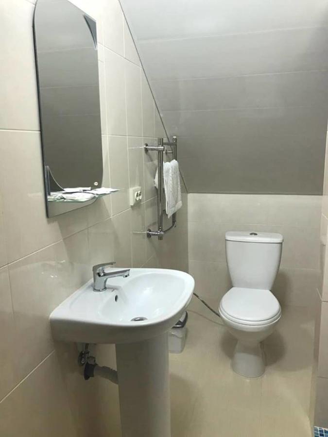 Veles Hotel Brovary Bagian luar foto